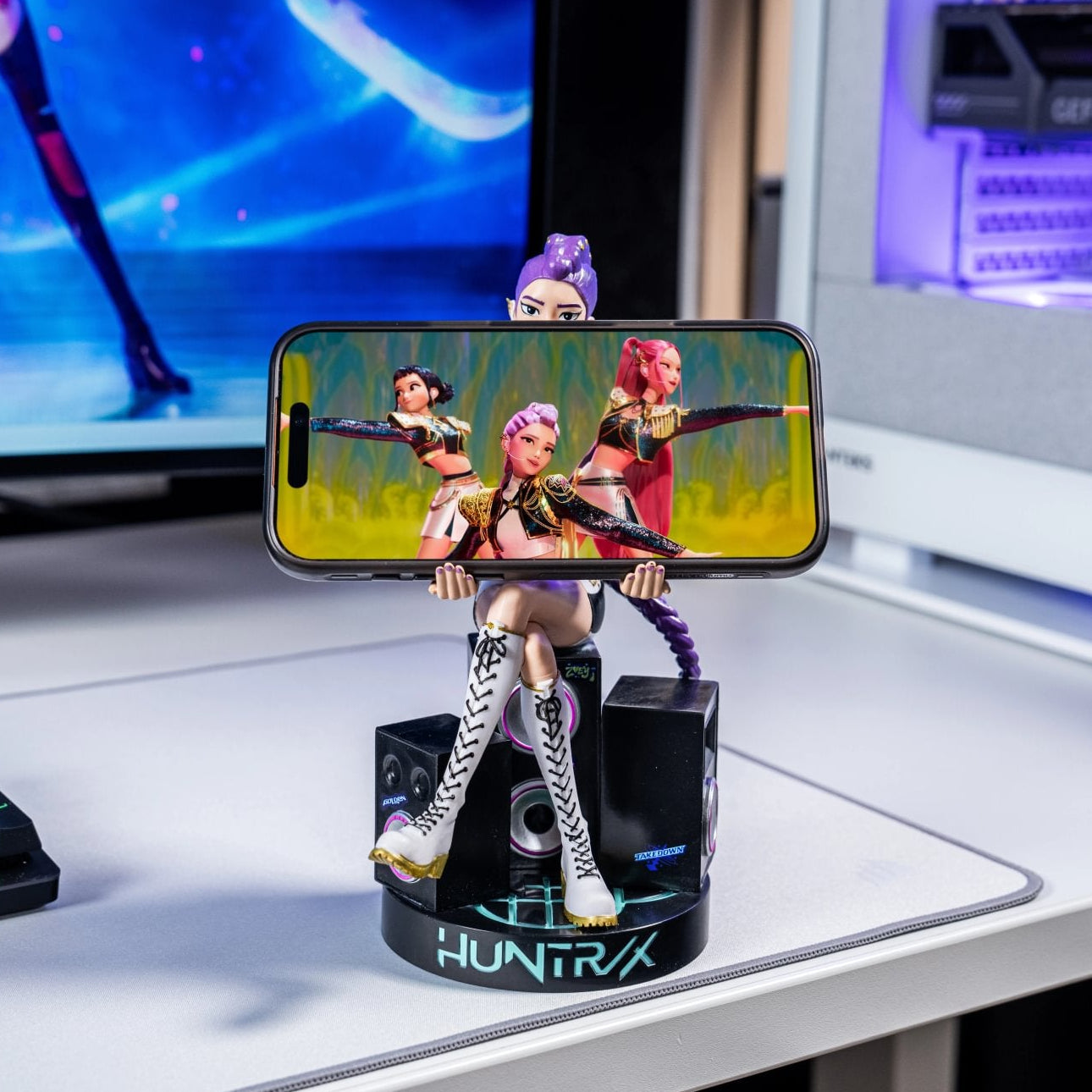 Golden Rumi Controller Holder and Phone Stand - K-Pop Demon Hunters, Cable Guys
