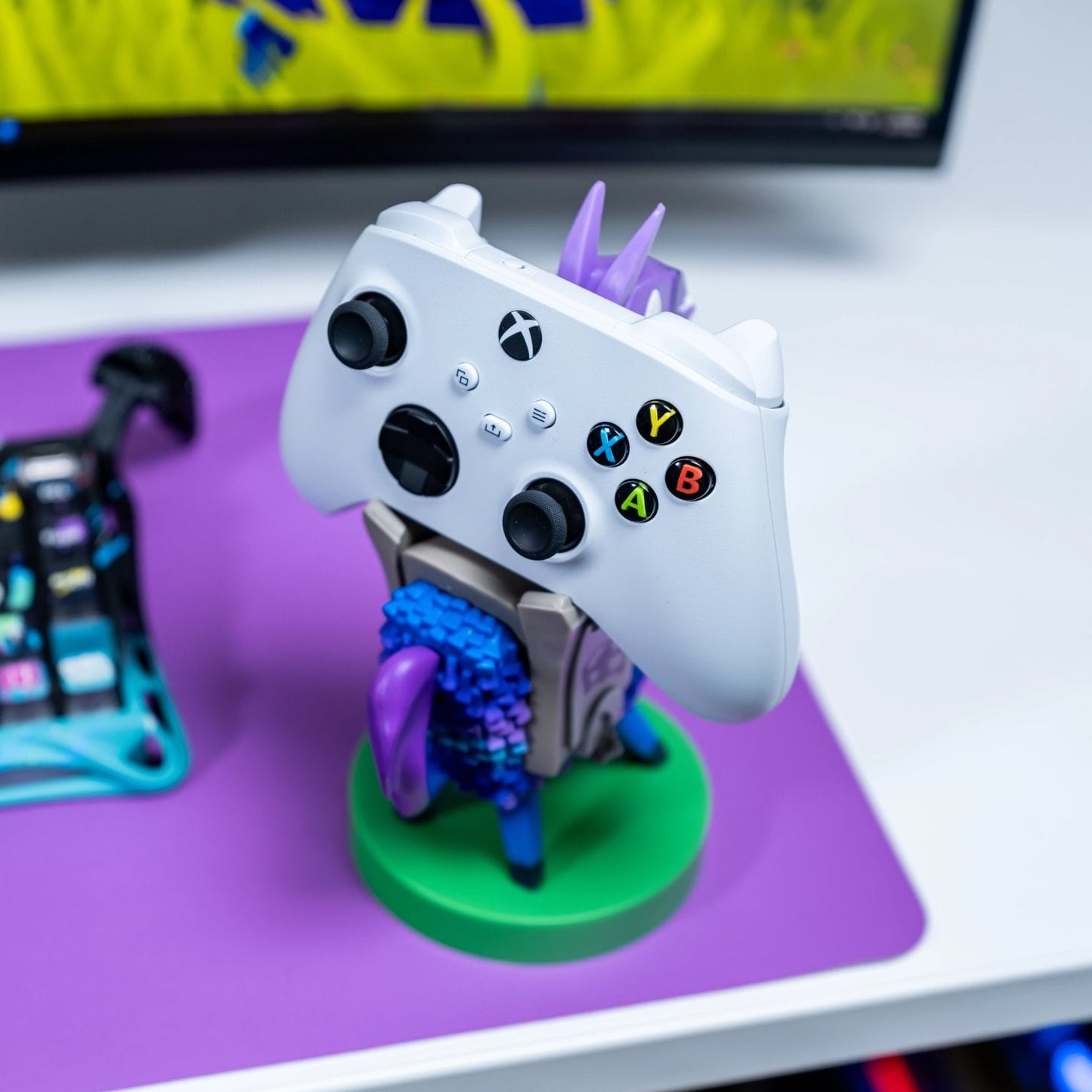 Supply Llama Controller Holder & Phone Stand
