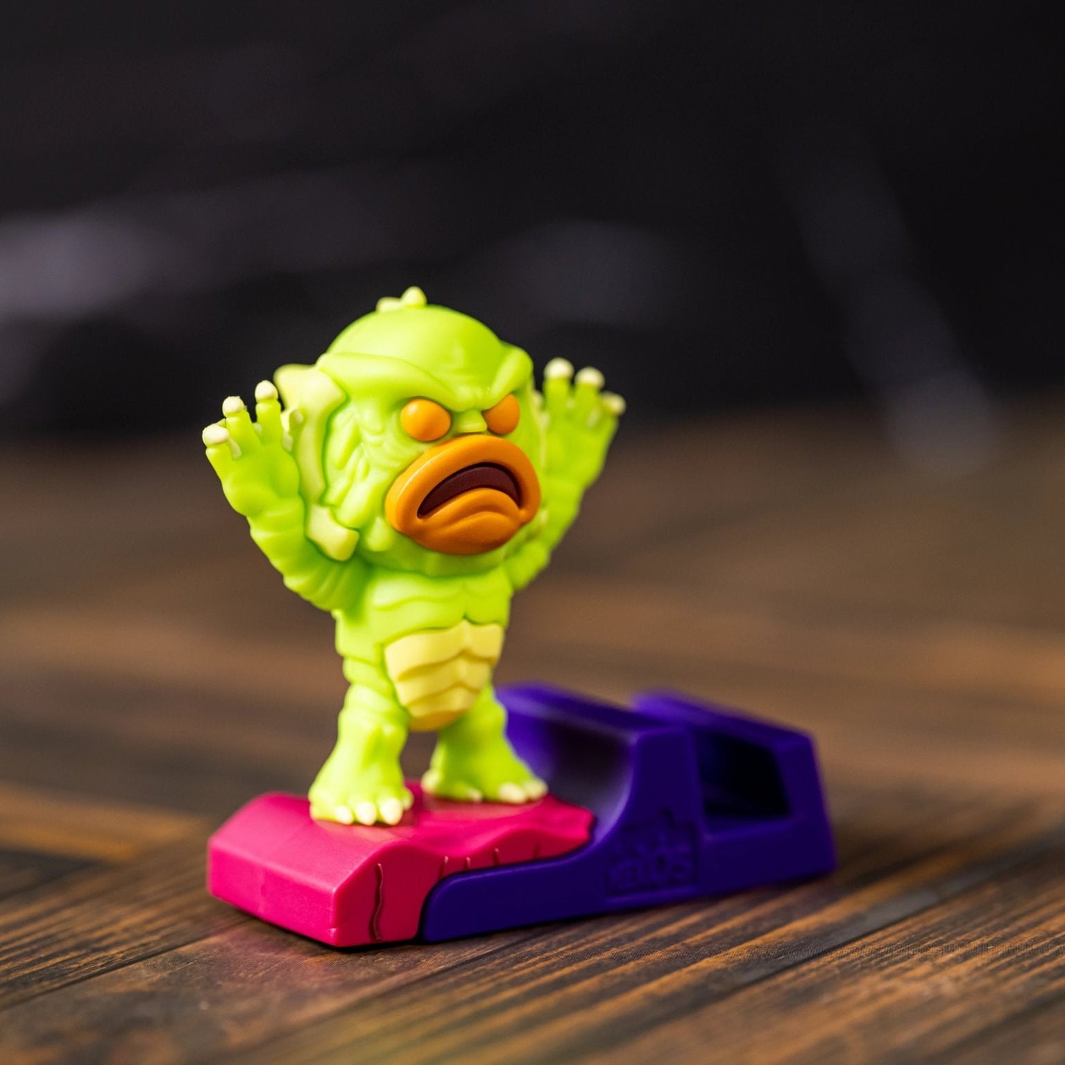 Universal Monsters Peeko Phone Stand Collectibles - Universal, Peekos