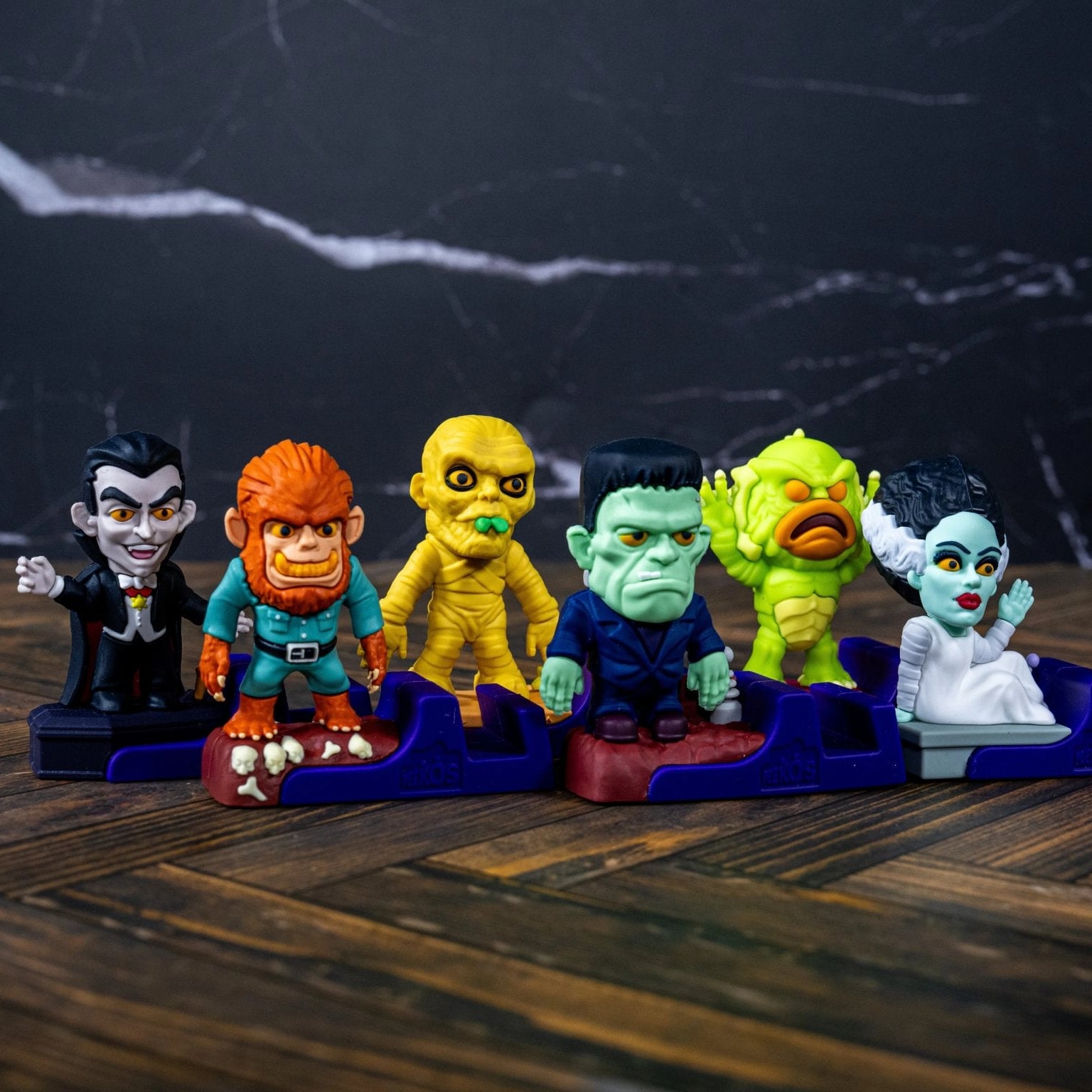 Universal Monsters Peeko Phone Stand Collectibles - Universal, Peekos