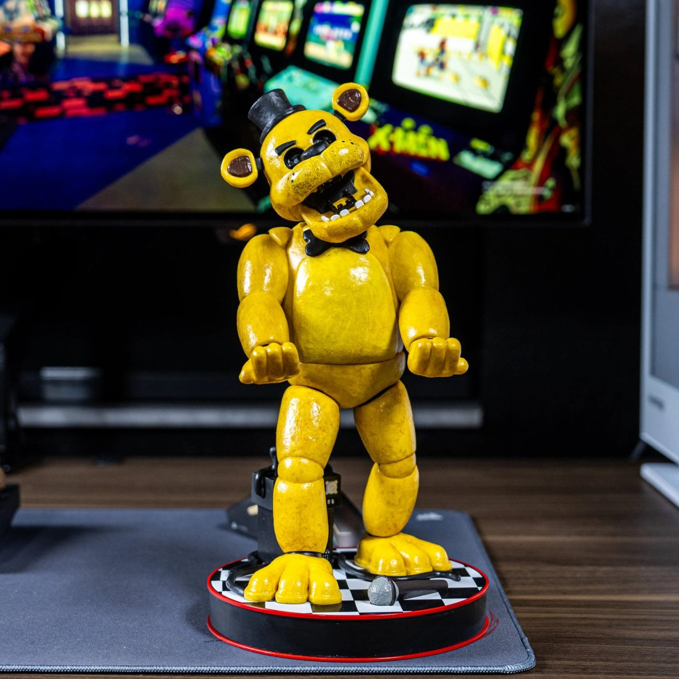 XL Golden Freddy Controller Holder for Gaming Devices, iPad, and Portable Consoles - Five Nights at Freddy's, Cable Guys