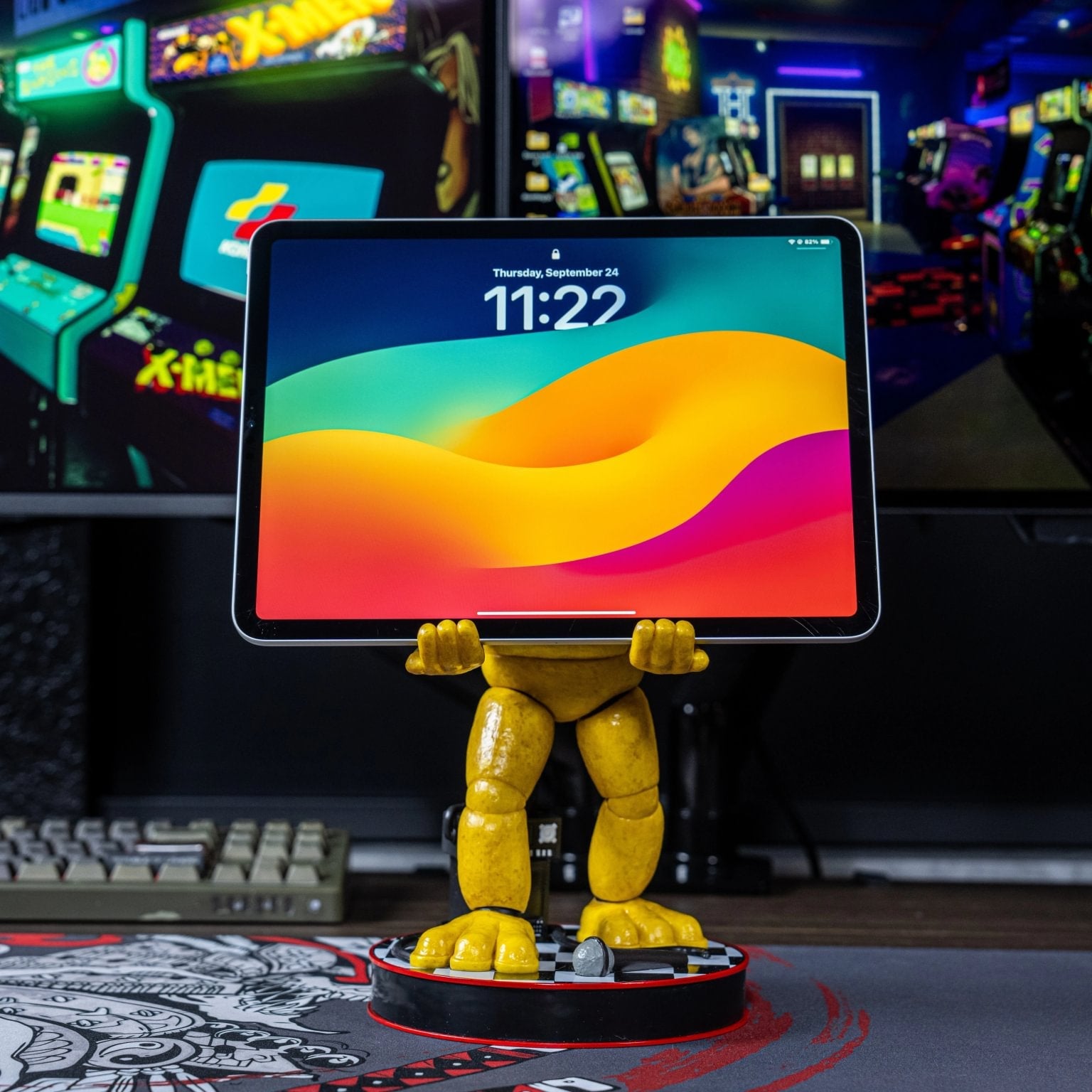 XL Golden Freddy Controller Holder for Gaming Devices, iPad, and Portable Consoles - Five Nights at Freddy's, Cable Guys