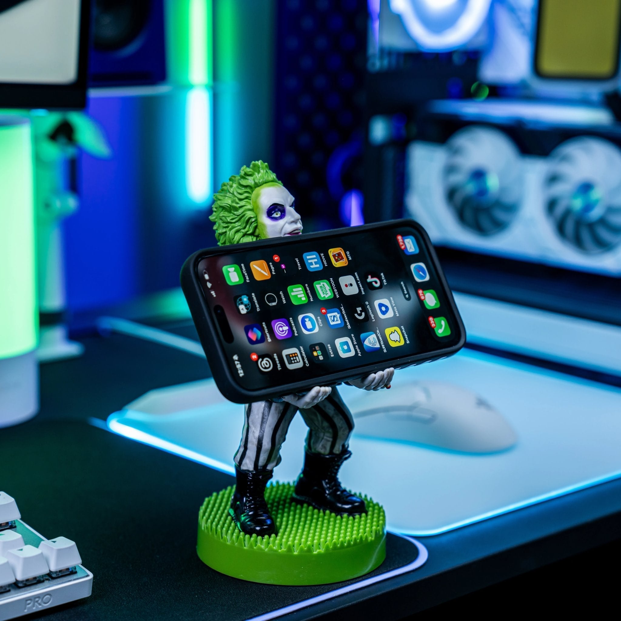 Beetlejuice Controller & Phone Holder – Warner Bros Cable Guy - EXG Pro