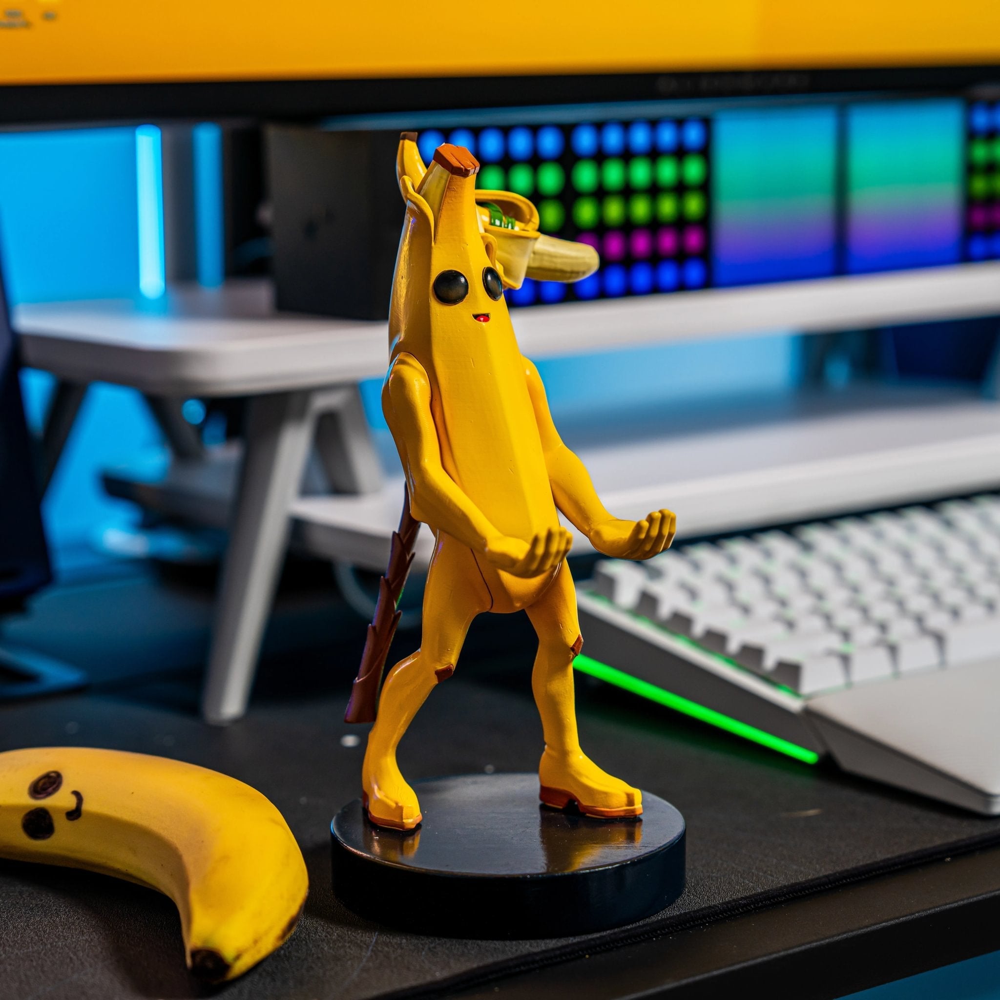 Peely Controller Holder & Phone Stand – Fortnite, Cable Guys - EXG Pro