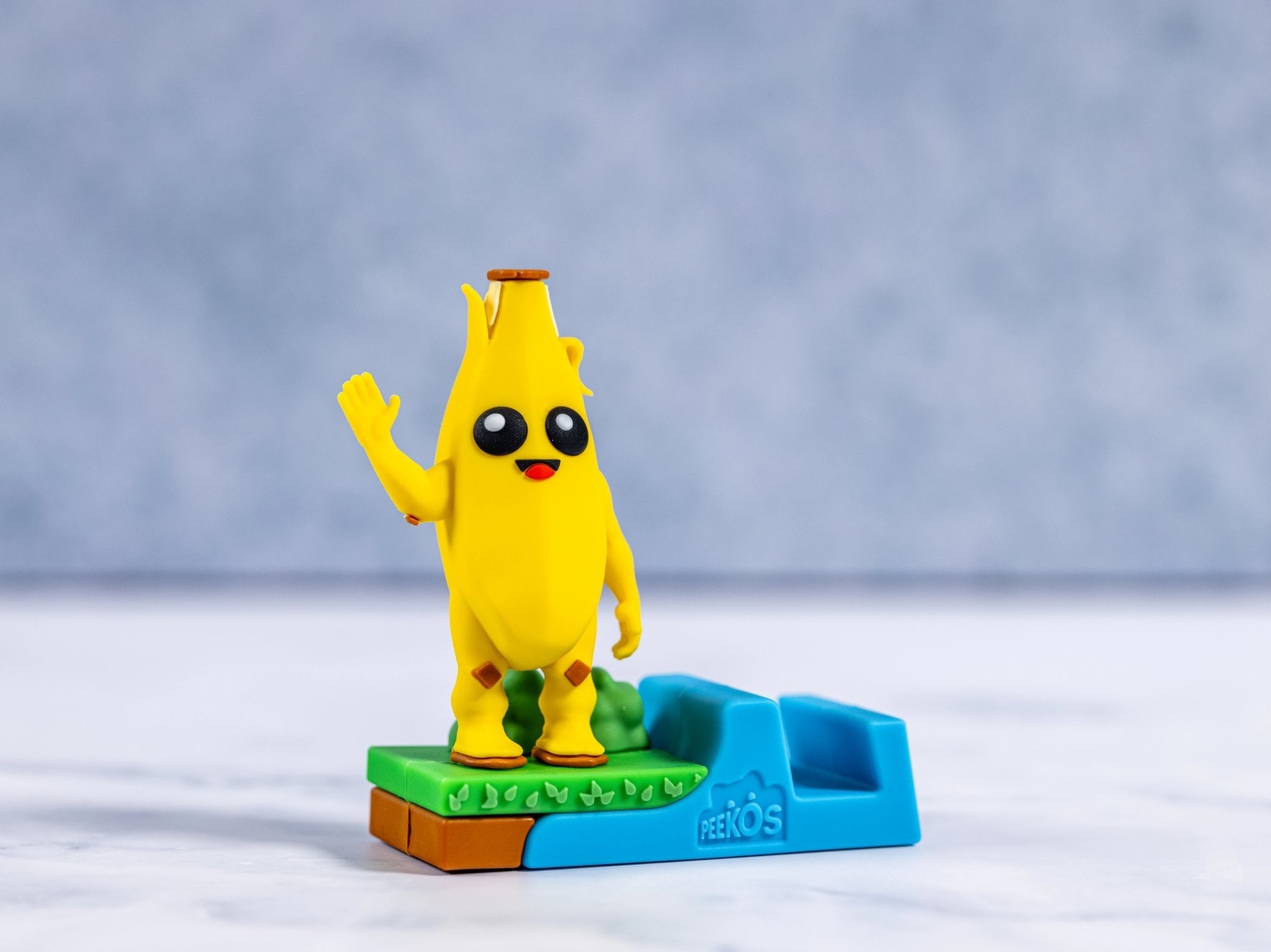 Peely Phone Stand Collectible – Fortnite, Peekos