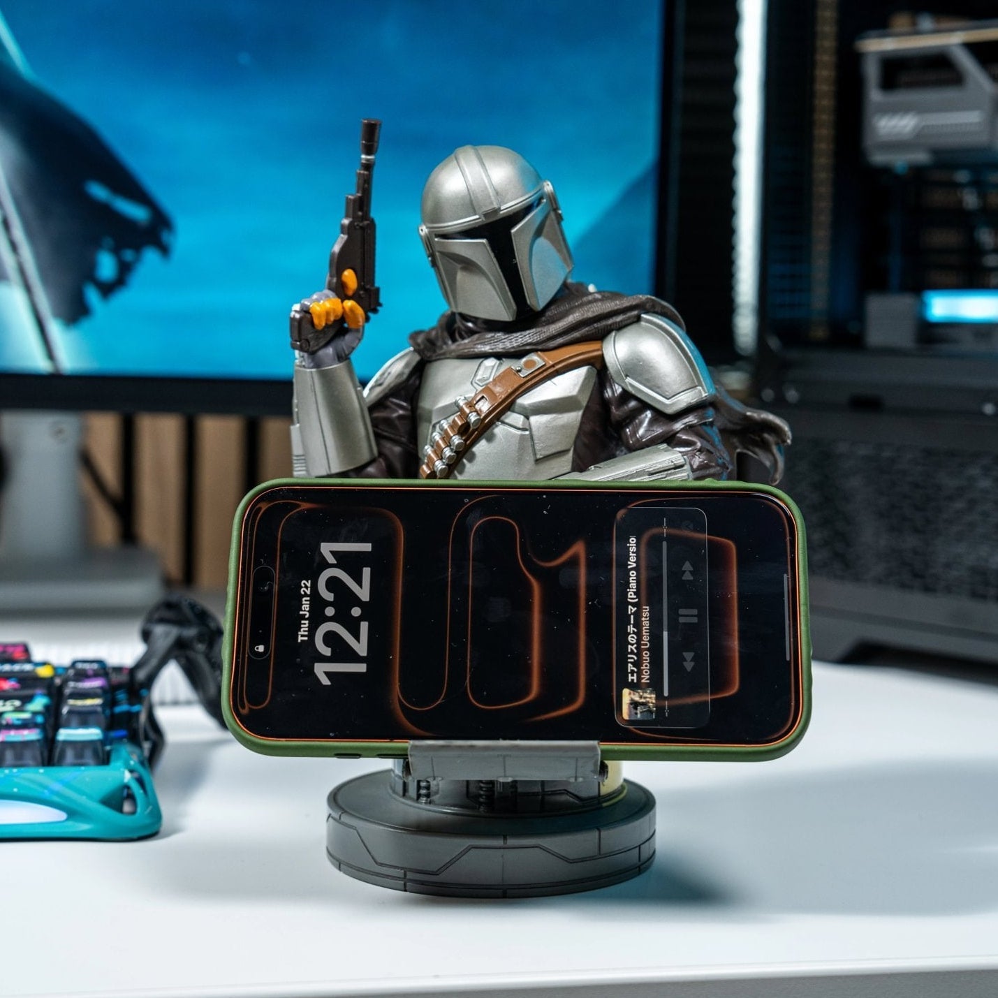 The Mandalorian: Bounty Hunter Controller Holder & Phone Stand – Star Wars, Cable Guys - EXG Pro