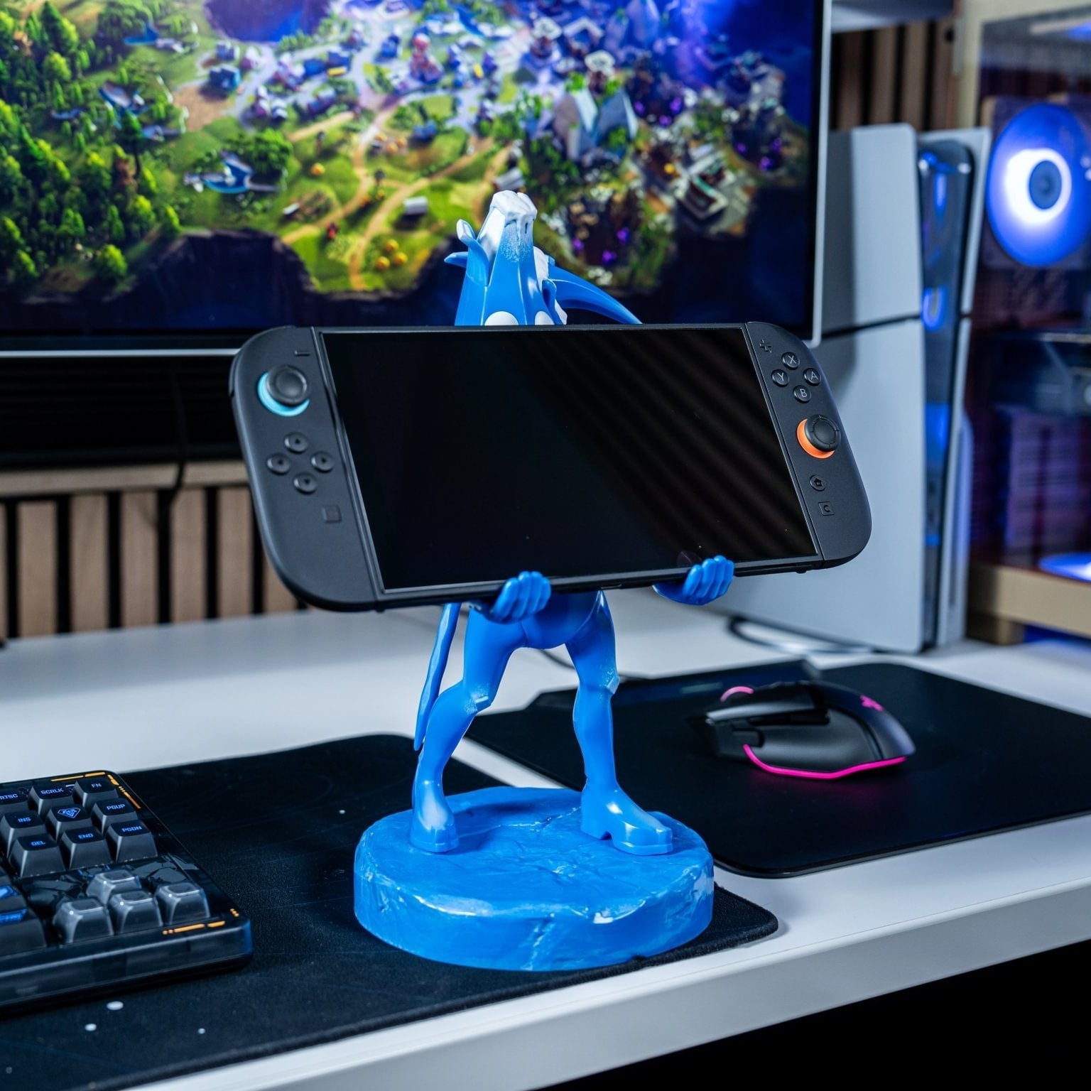 XL Polar Peely Controller Holder for Gaming Devices, iPad, and Portable Consoles - Fortnite, Cable Guys, - EXG Pro