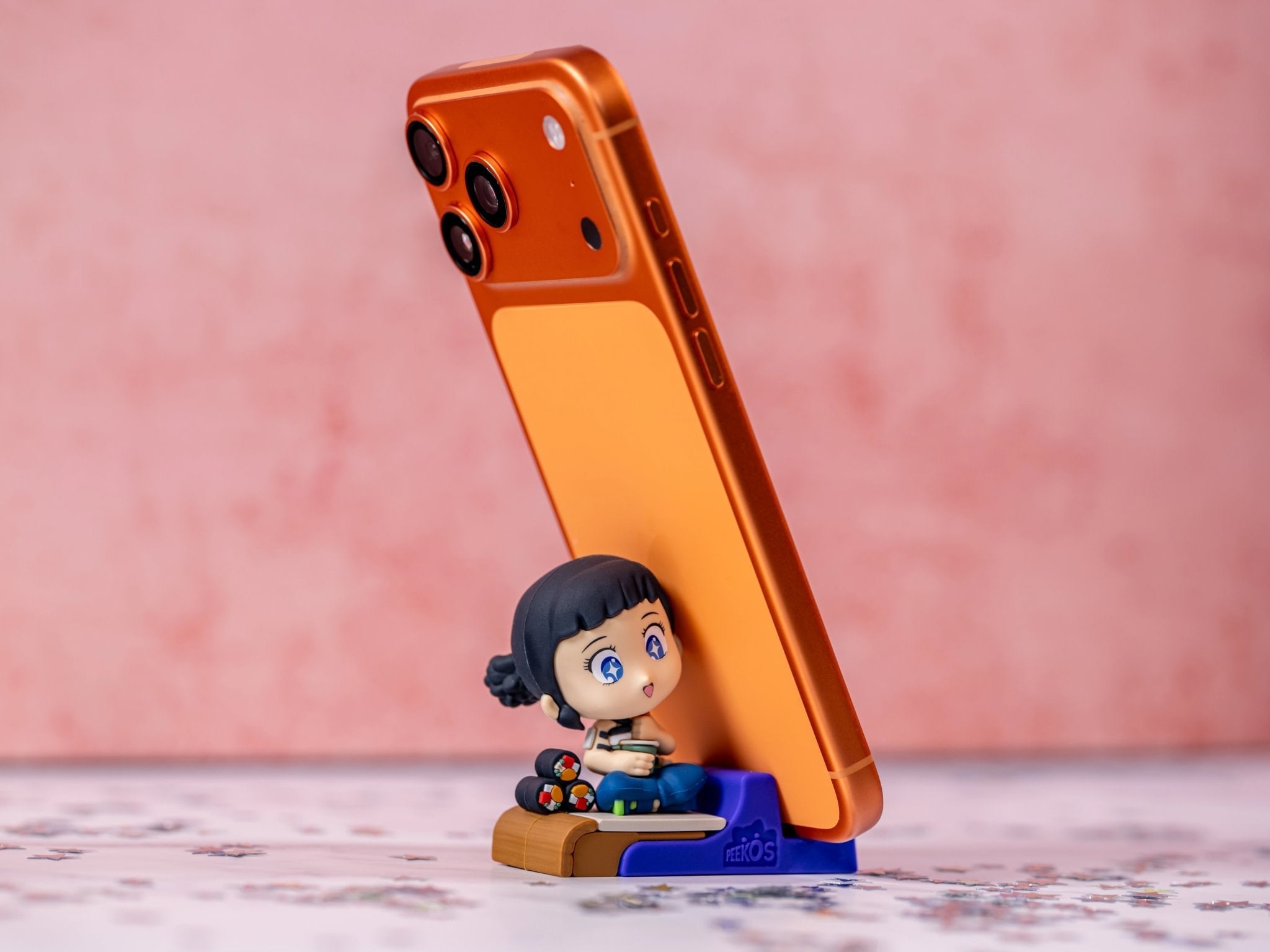 Zoey Noodles Phone Stand Collectible – K-Pop Demon Hunters, Peekos